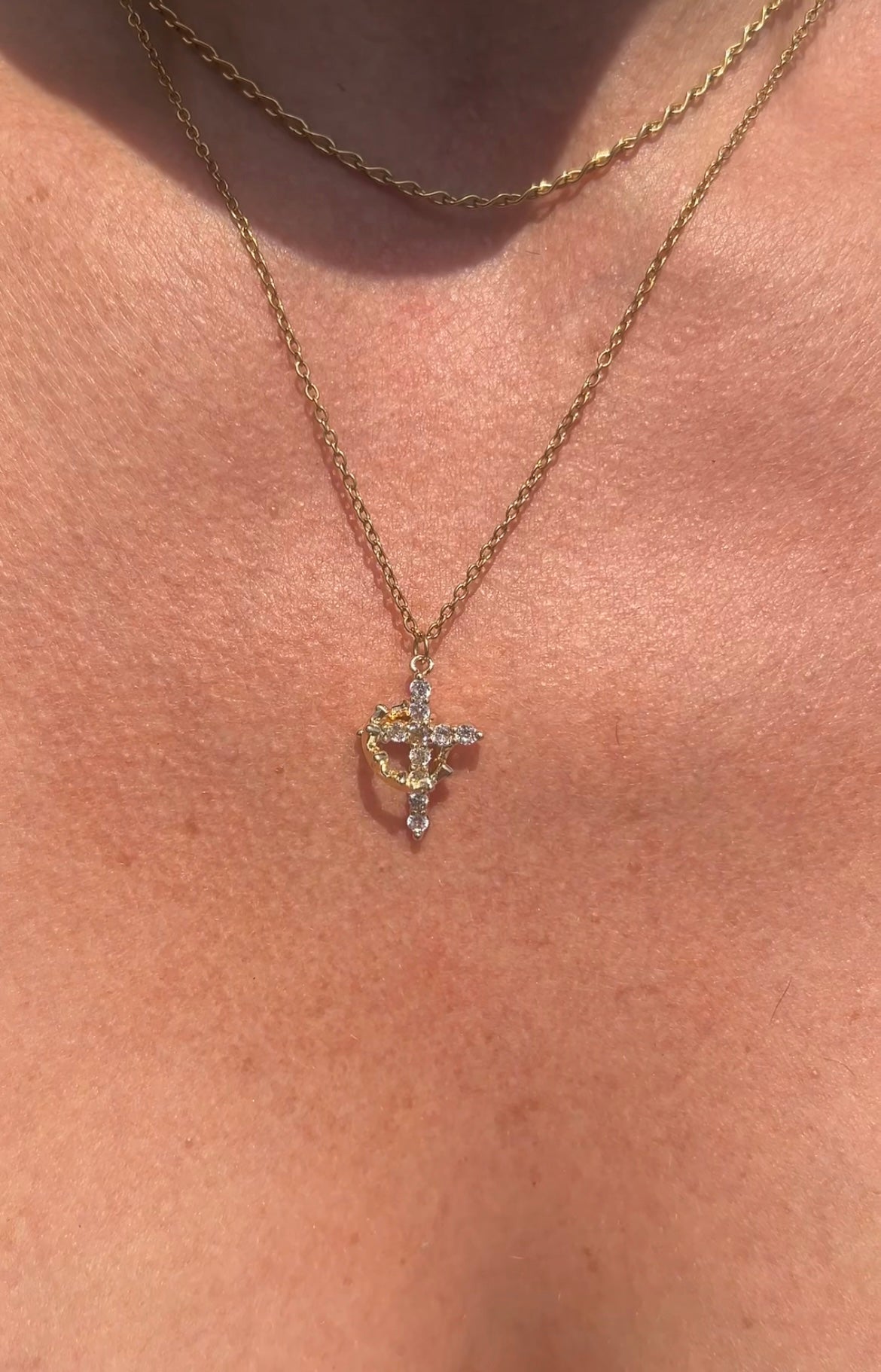 đź‘‘Crowned in Faith Cross Necklace (Gold & Silver)