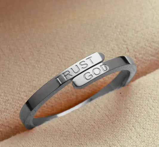 🙏 Trust God Engraved Ring (Gold & Silver)